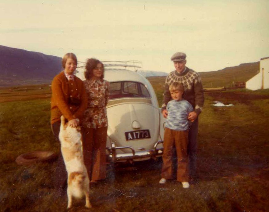 Í hlaði í Garðshorni