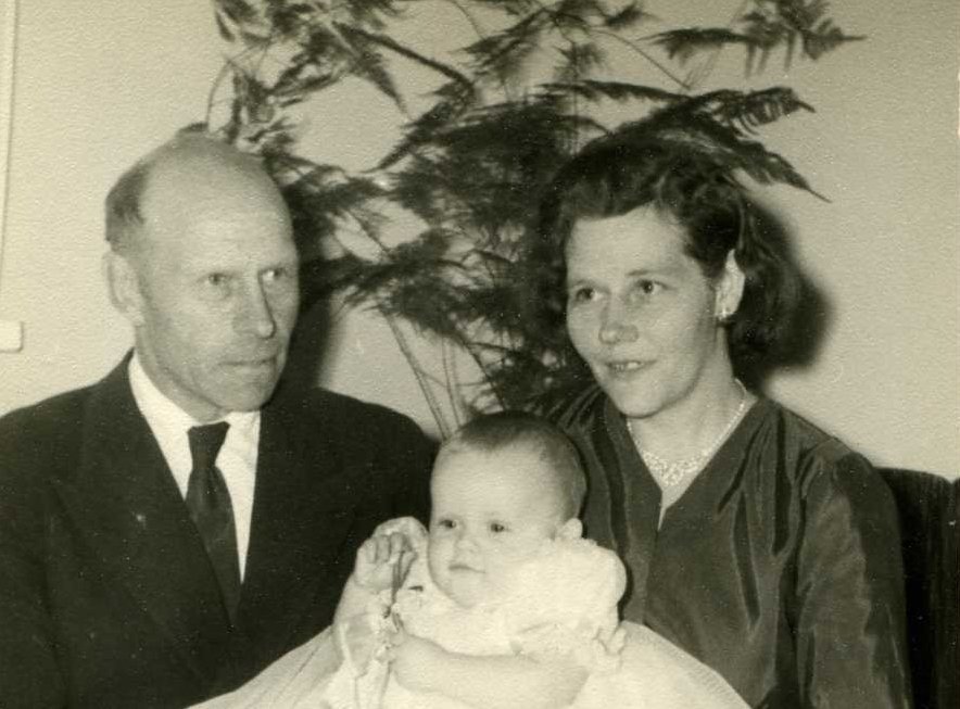 Gunnar á Kotum, Sigurlaug kona hans og eitthvert barnanna