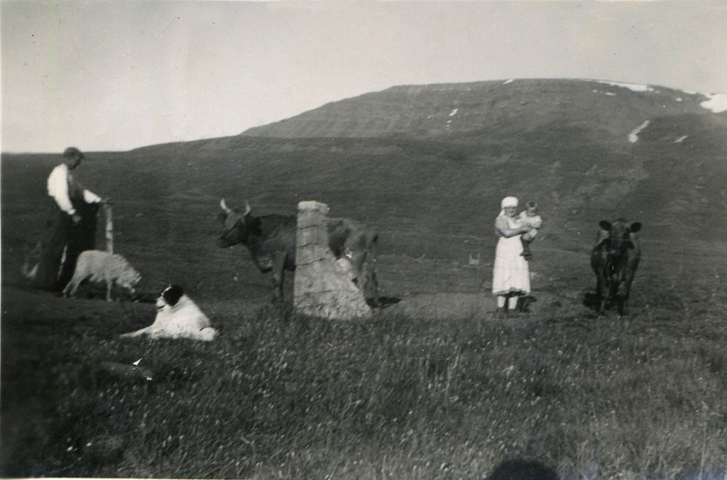 Steini og Jóhanna með Fríðu